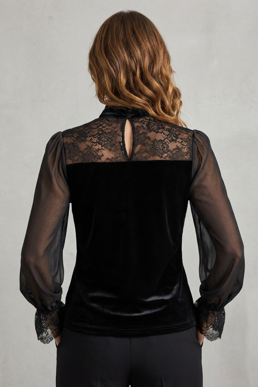 Chalorine – Refined lace trim – Velvet sheer blouse