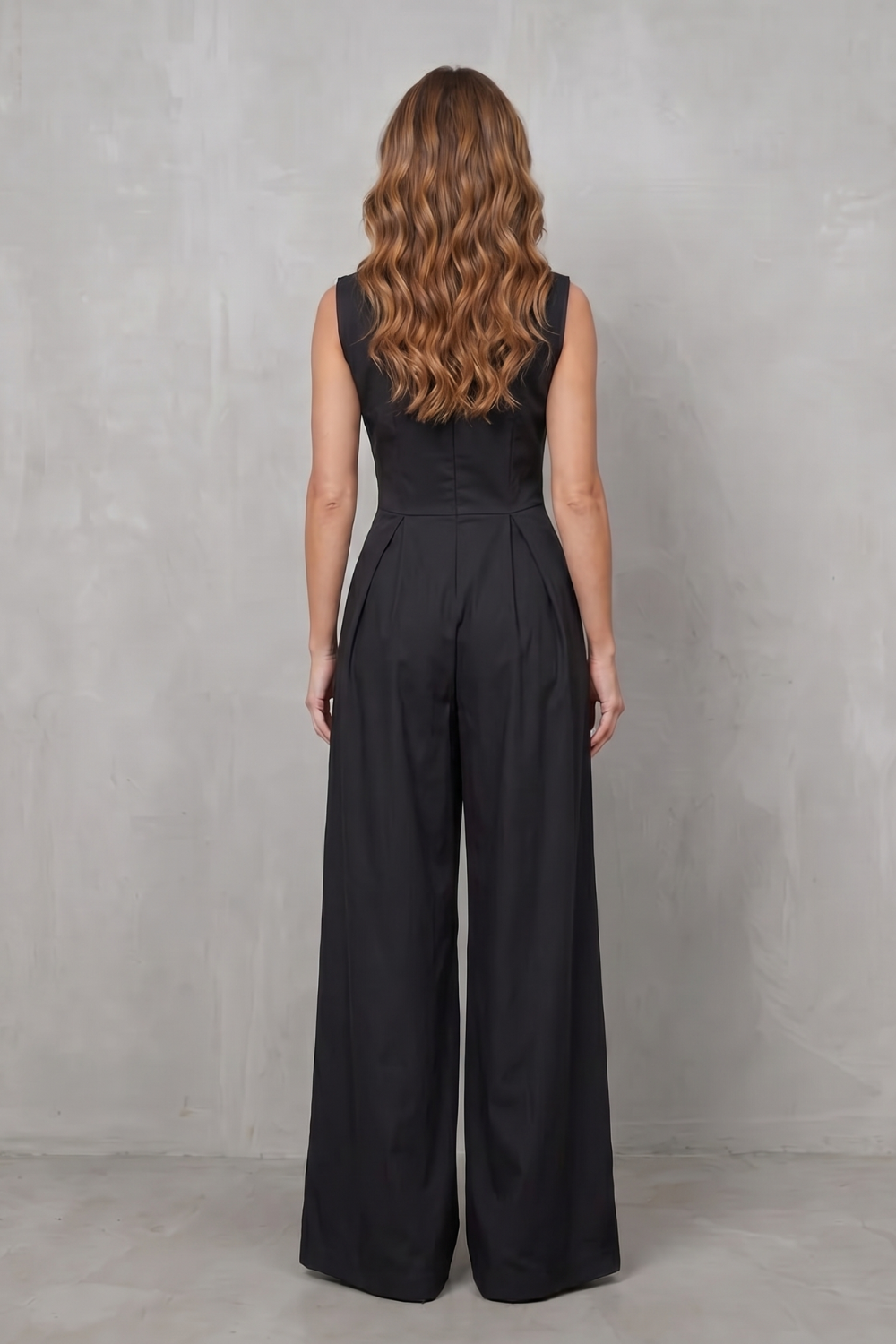 Valerisse – Sculpted zip-front elegance – Wide leg jumpsuit