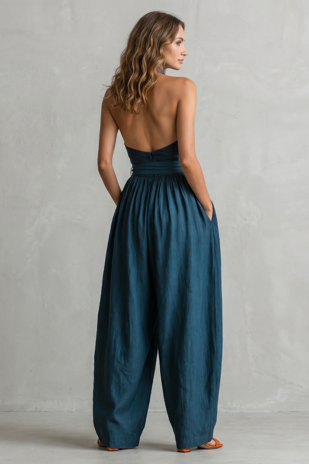 Aveline – Cross-halter sophistication – Wide-leg jumpsuit