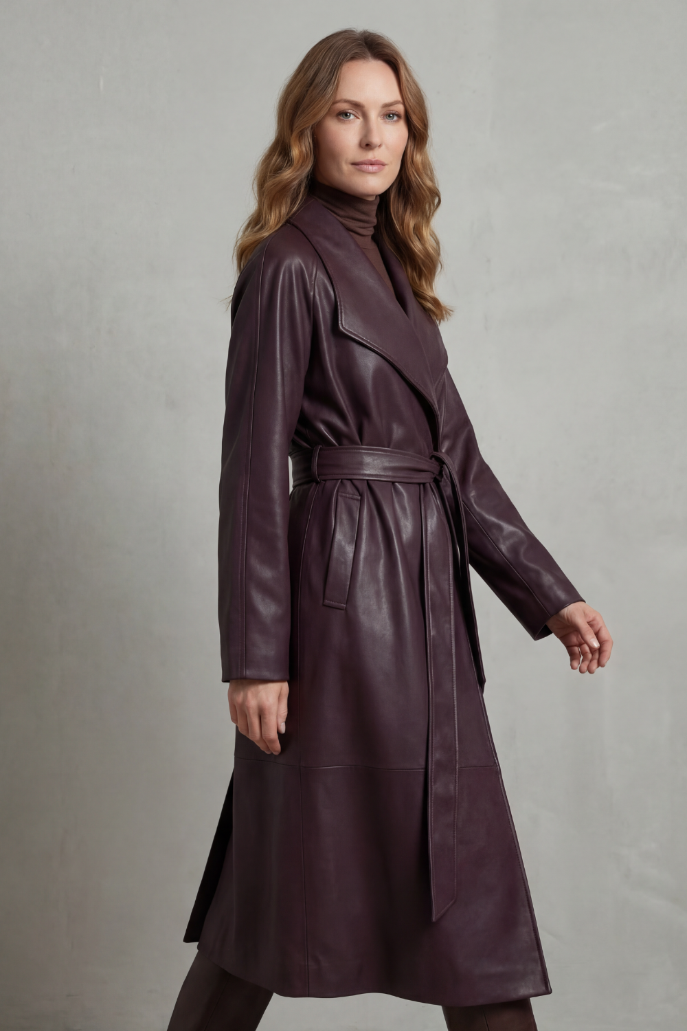 Marzienne – Waist-cinching silhouette – Faux leather trench coat