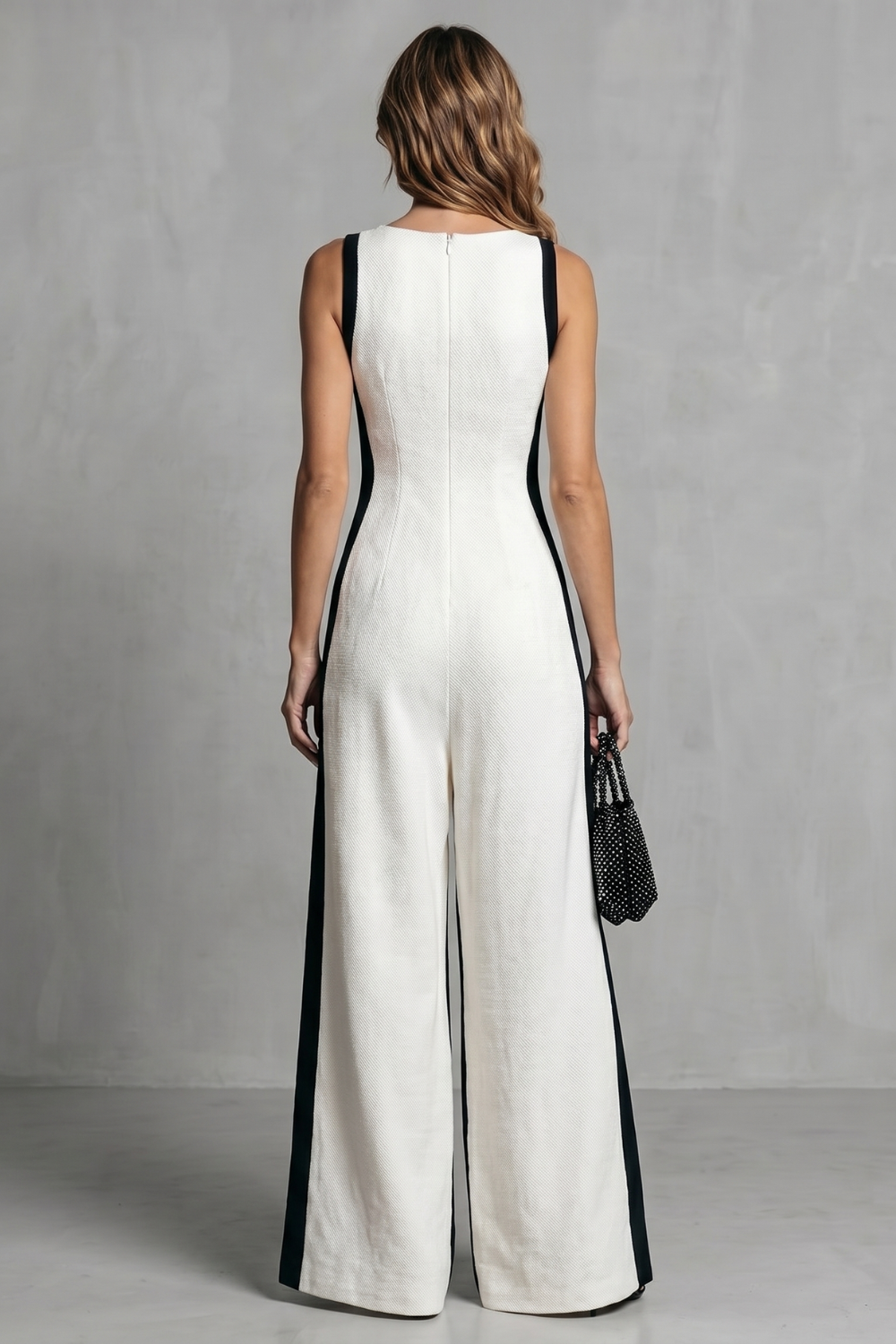 Valmora – Striking contrast design – Wide-leg jumpsuit