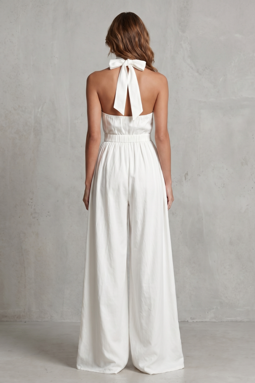 Veloria – Elegant draped silhouette – Halter-neck jumpsuit